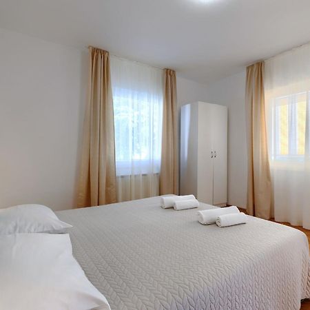 Apartment Nika-7 By Interhome Умаг Екстериор снимка